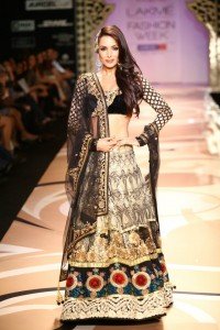 Designer Vikram Phadnis lakme fashion 2012 Designer Vikram Phadnis lakme fashion 2012